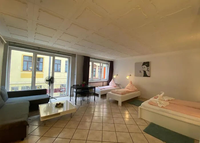 Central Shared Apartment, Friesenplatz