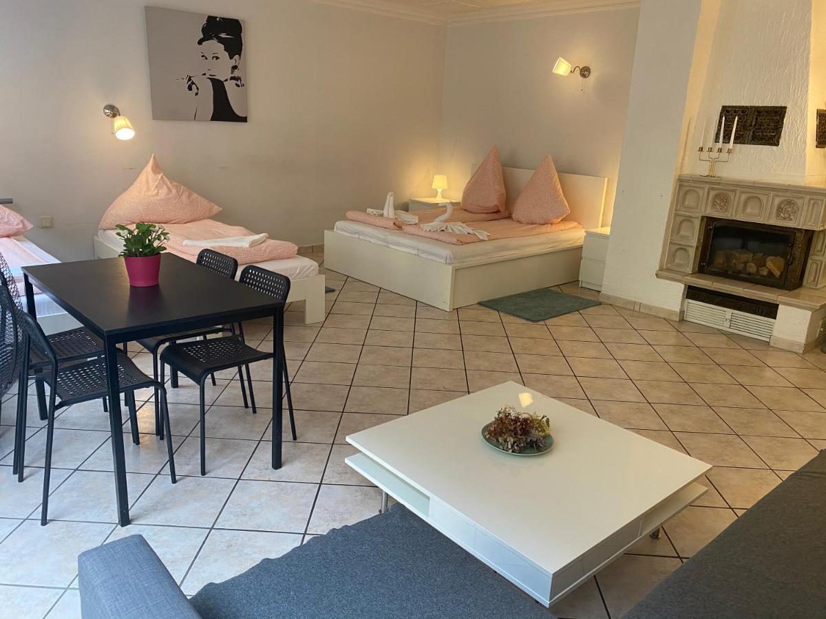 Shared Apartment, Friesenplatz * Cologne